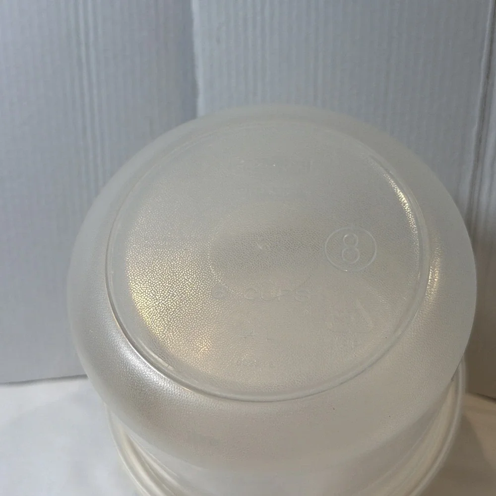 Rubbermaid 6 Cup Round #8  Food Storage Container Bowl W/ Lid #0022